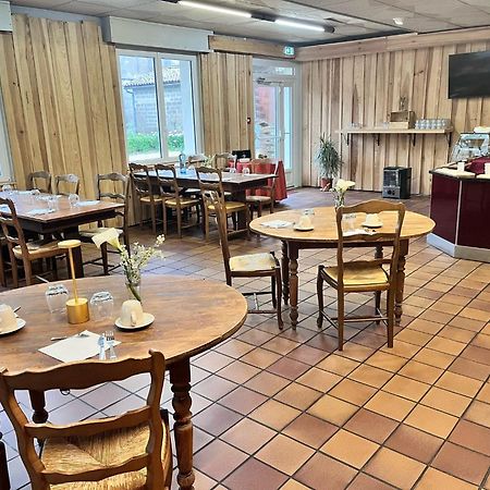 Hotel Platanes - Kb Hotel Group Etauliers 외부 사진