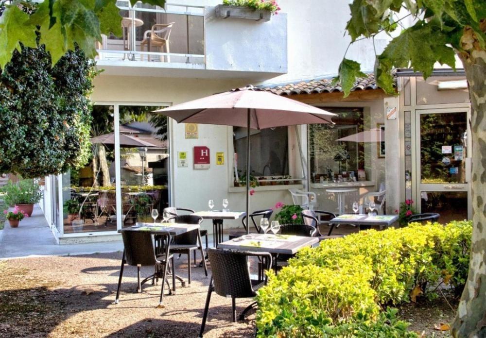 Hotel Platanes - Kb Hotel Group Etauliers 외부 사진