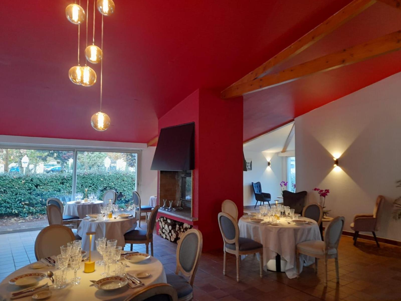 Hotel Platanes - Kb Hotel Group Etauliers 외부 사진