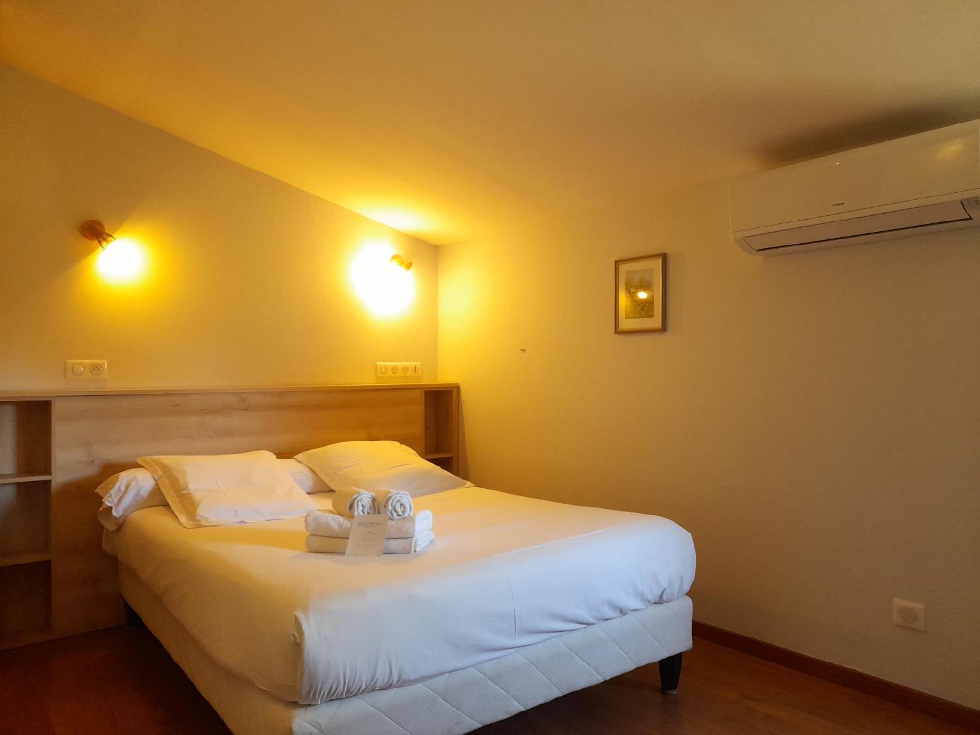 Hotel Platanes - Kb Hotel Group Etauliers 외부 사진