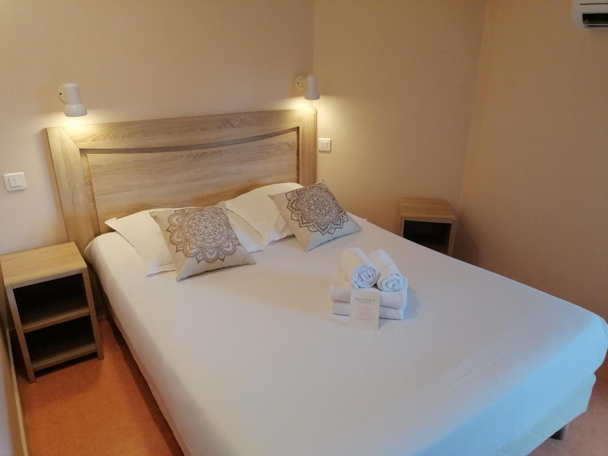 Hotel Platanes - Kb Hotel Group Etauliers 외부 사진