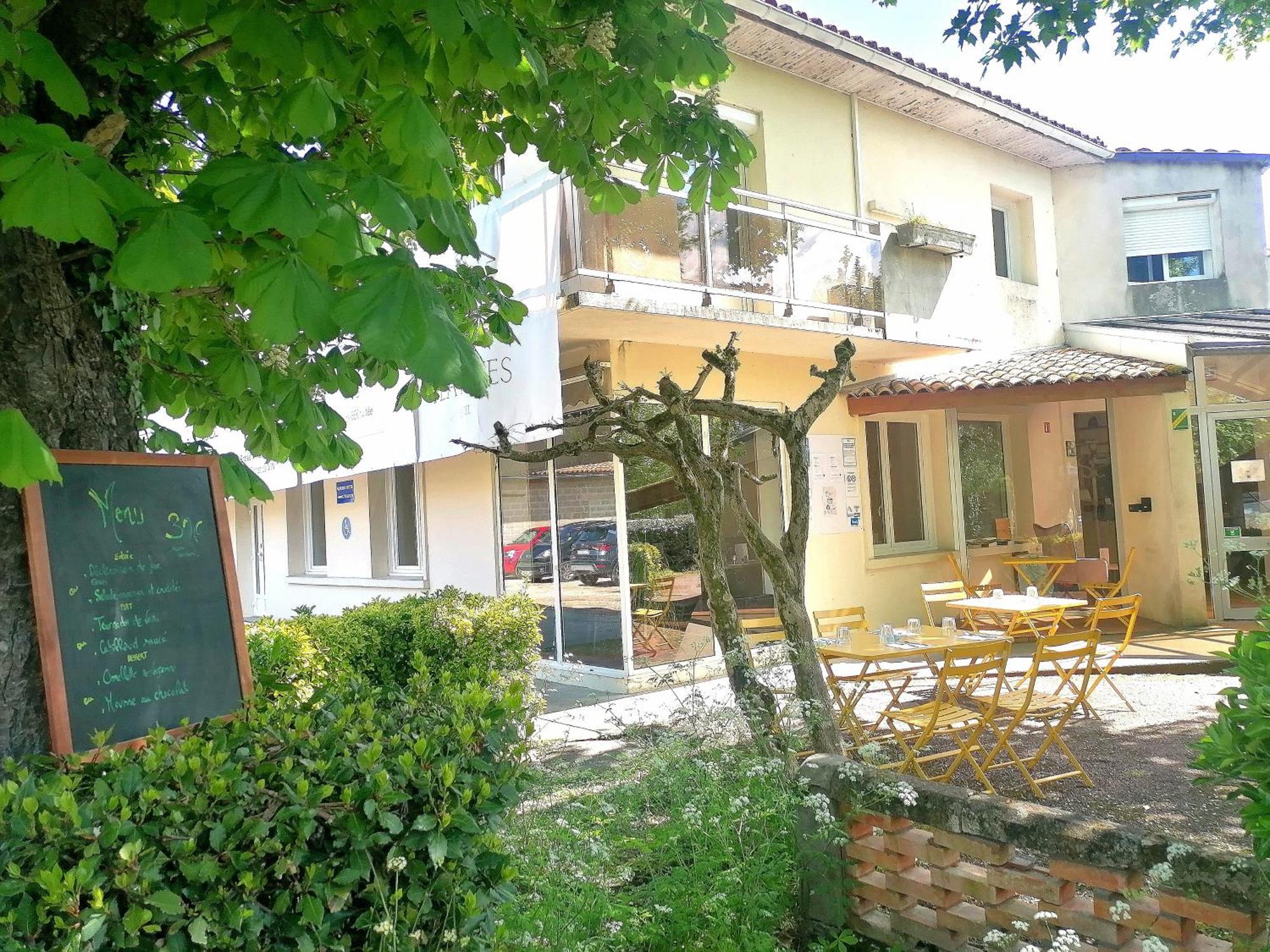 Hotel Platanes - Kb Hotel Group Etauliers 외부 사진